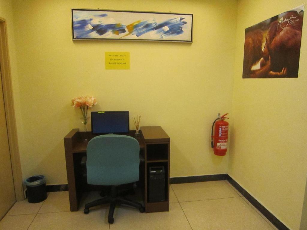 Hotel City Comfort Inn Puchong Exterior photo