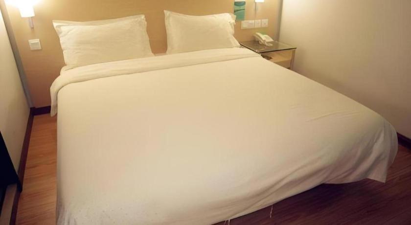 Hotel City Comfort Inn Puchong Exterior photo